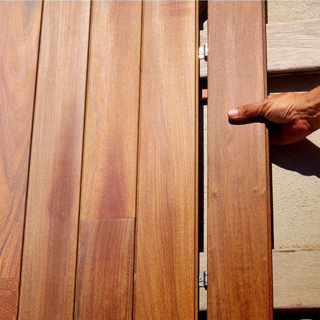 อุปกรณ์ตัวยึดและระบบติดตั้งแบบคลิบล็อก