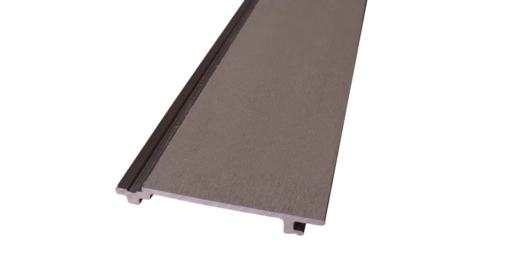 พื้นไม้เทียม ผนังเรียบ สีกาแฟอ่อน